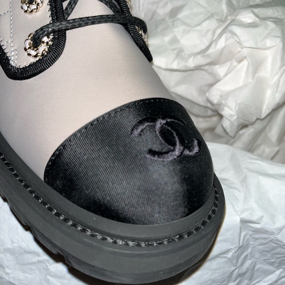 Chanel boots - Picture 1 of 2